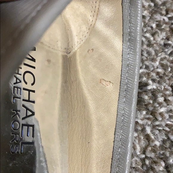 MICHAEL KORS GREY leather flats - Picture 4 of 6